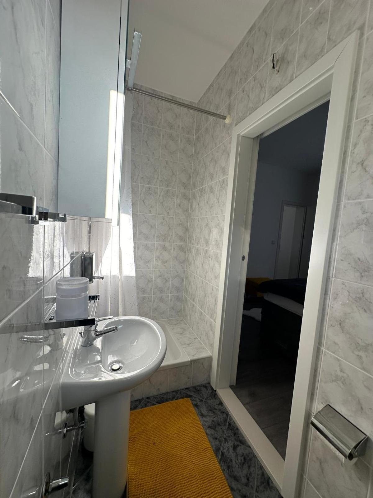Apartments Villa Sunce Dugi Rat Exterior foto
