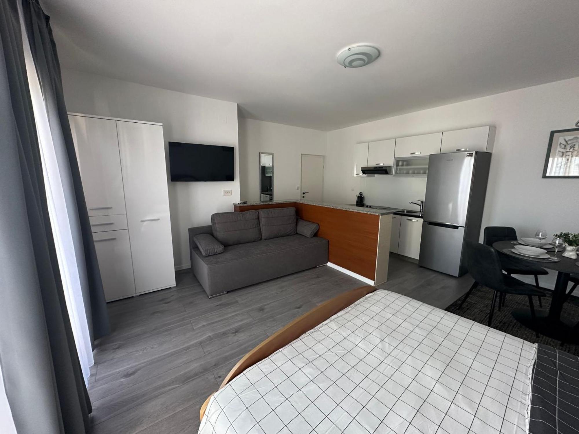 Apartments Villa Sunce Dugi Rat Exterior foto