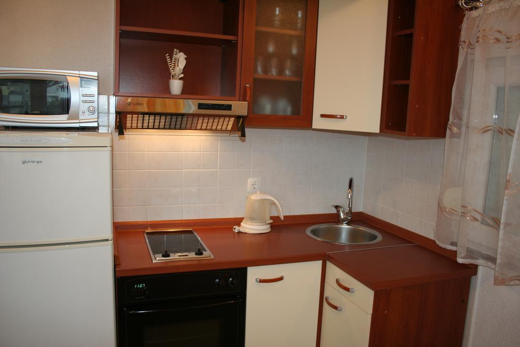 Apartments Villa Sunce Dugi Rat Exterior foto